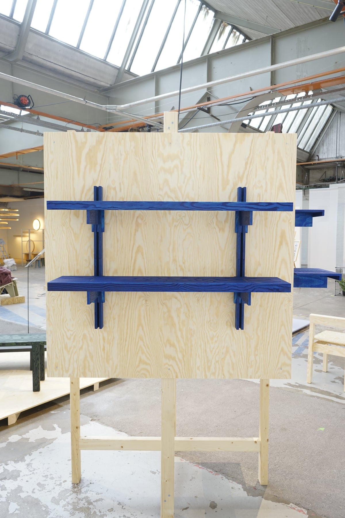 XYZ wall shelf